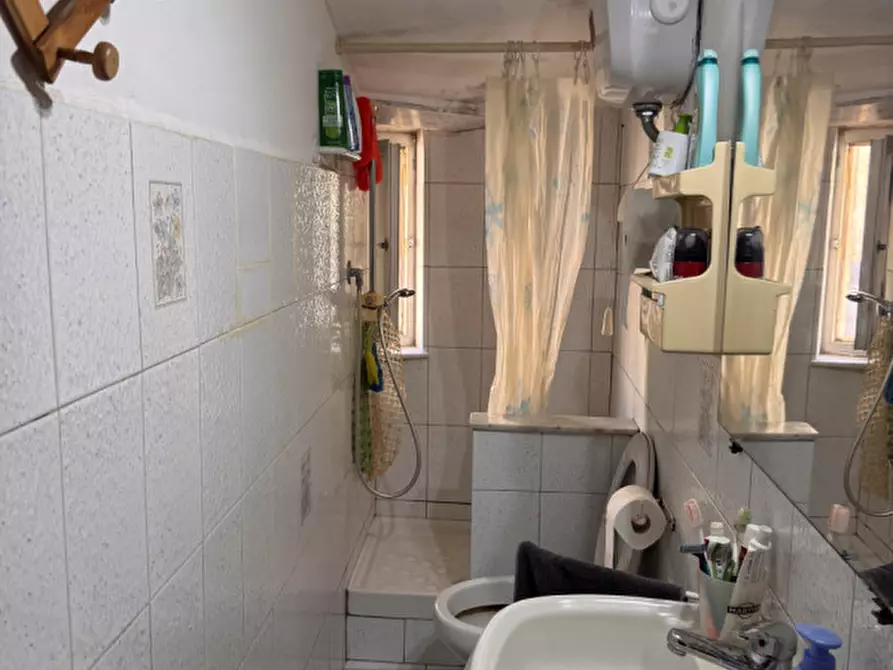 Immagine 7 di Appartamento in vendita  in piazza del Carmine a Genova