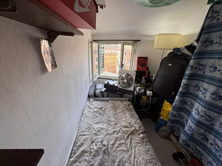 Immagine 8 di Appartamento in vendita  in piazza del Carmine a Genova