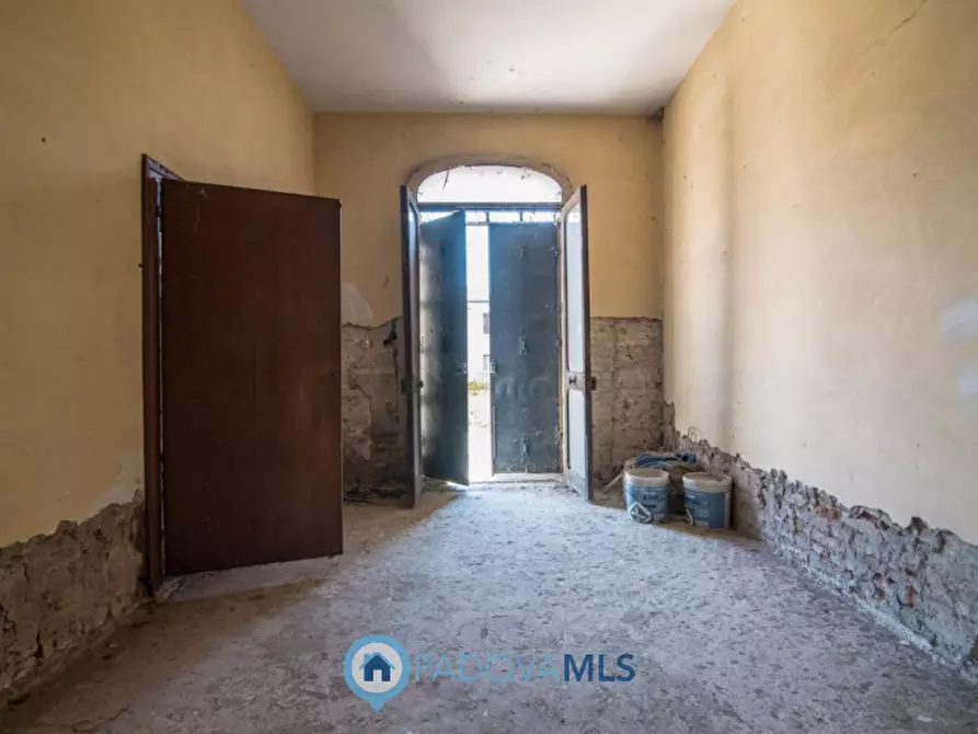 Immagine 9 di Palazzo in vendita  in Via Terme a Battaglia Terme