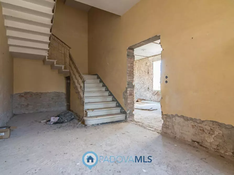 Immagine 11 di Palazzo in vendita  in Via Terme a Battaglia Terme