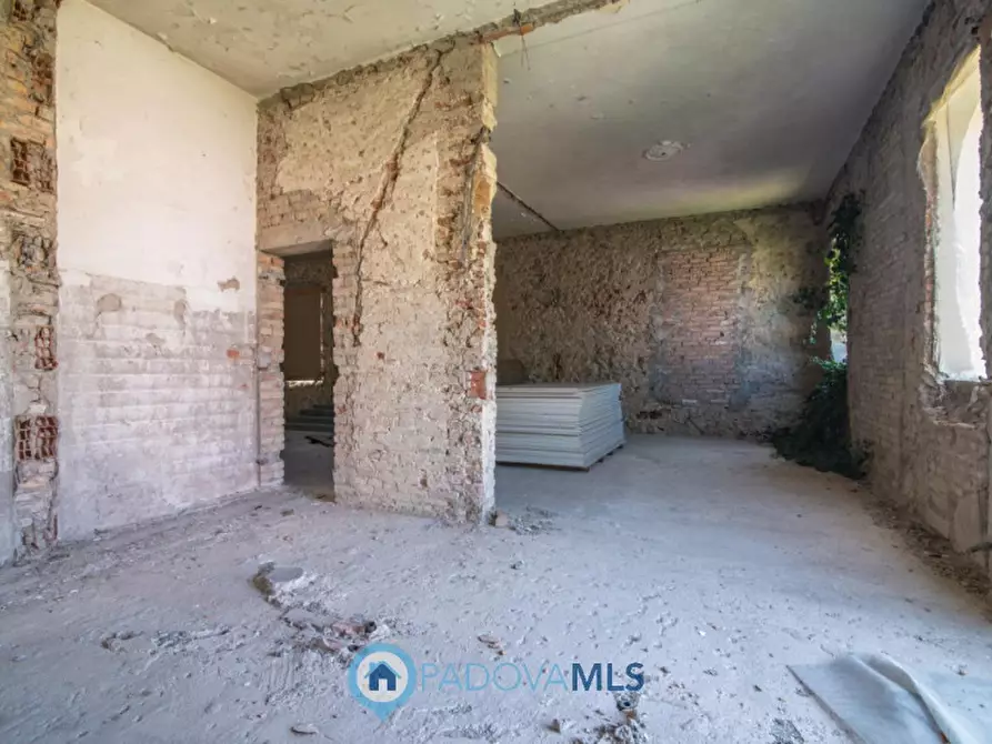 Immagine 13 di Palazzo in vendita  in Via Terme a Battaglia Terme