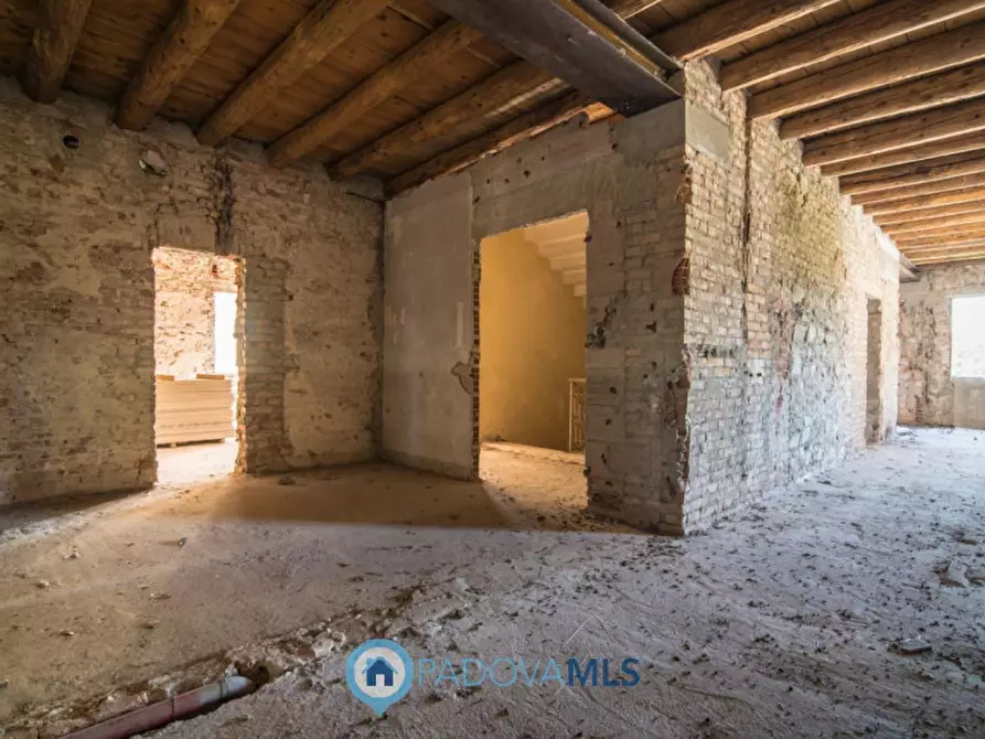 Immagine 14 di Palazzo in vendita  in Via Terme a Battaglia Terme