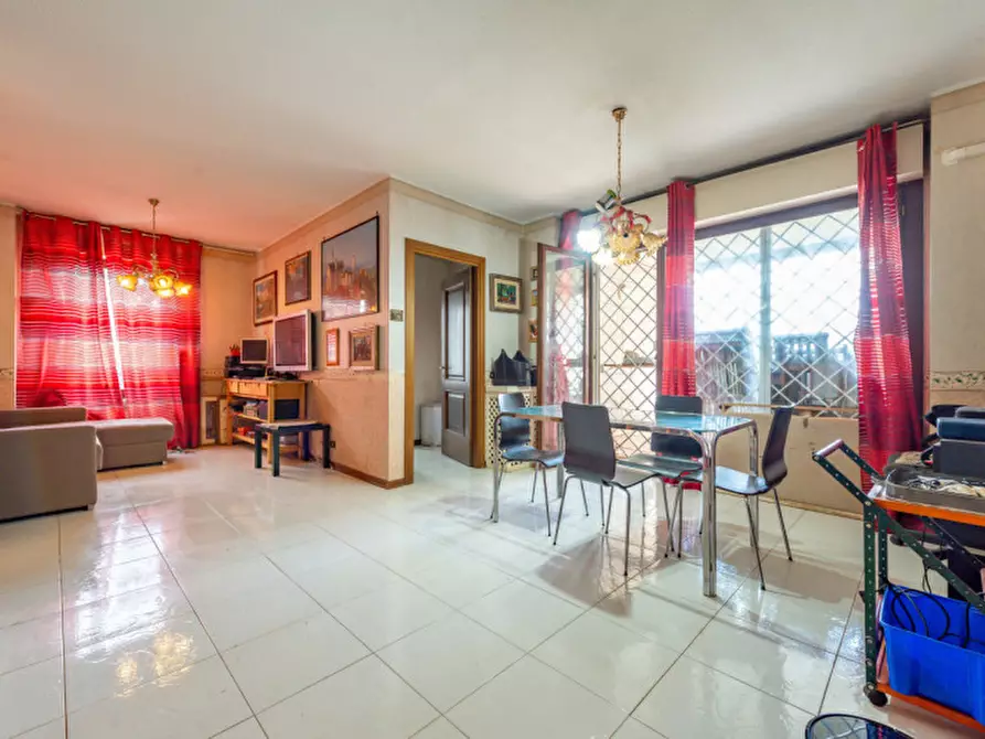 Immagine 1 di Appartamento in vendita  a Roma