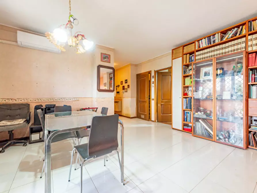 Immagine 5 di Appartamento in vendita  a Roma