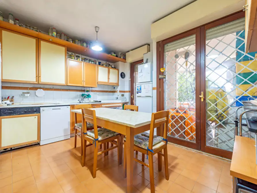 Immagine 11 di Appartamento in vendita  a Roma