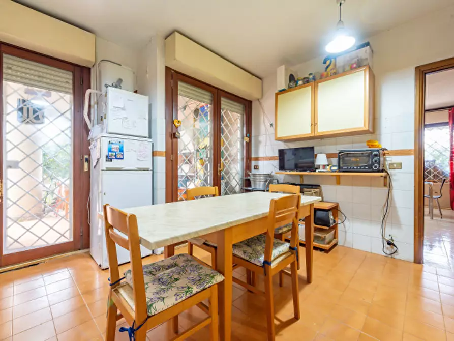 Immagine 12 di Appartamento in vendita  a Roma