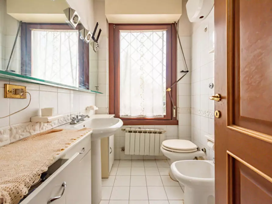 Immagine 14 di Appartamento in vendita  a Roma