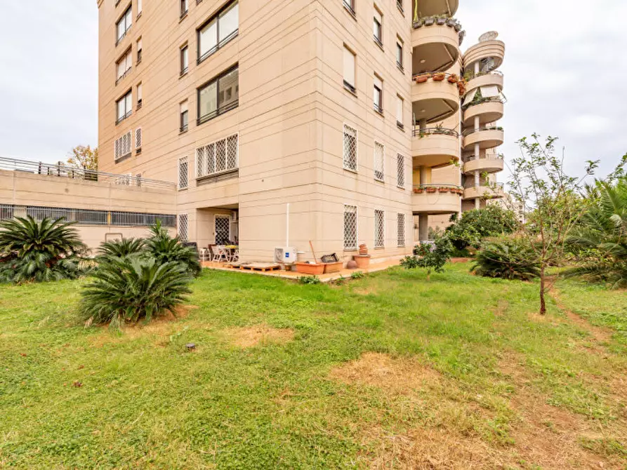 Immagine 18 di Appartamento in vendita  a Roma