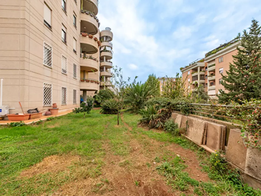 Immagine 19 di Appartamento in vendita  a Roma