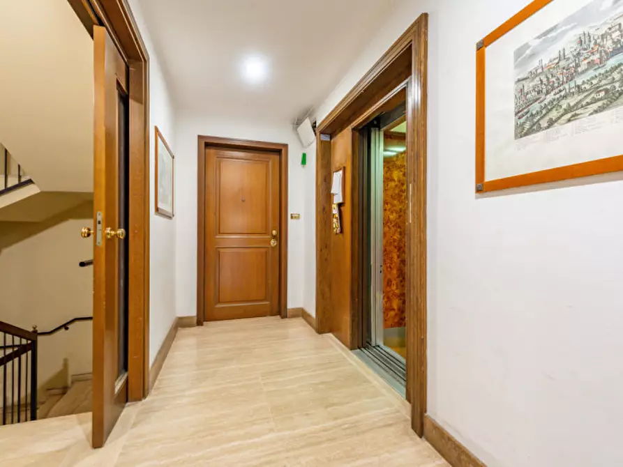 Immagine 23 di Appartamento in vendita  a Roma