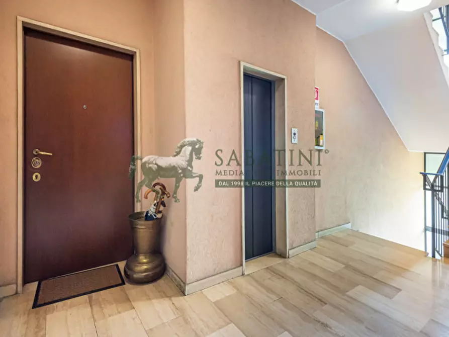 Immagine 14 di Appartamento in vendita  in Via Valtellina 62 a Milano