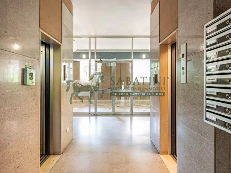 Immagine 15 di Appartamento in vendita  in Via Valtellina 62 a Milano