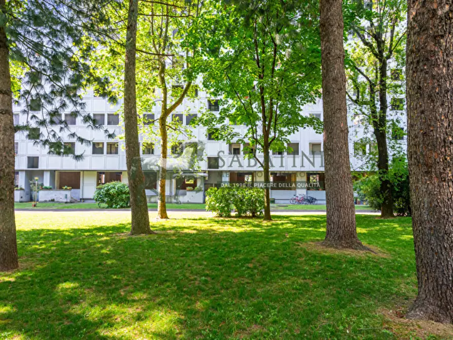 Immagine 17 di Appartamento in vendita  in Via Valtellina 62 a Milano