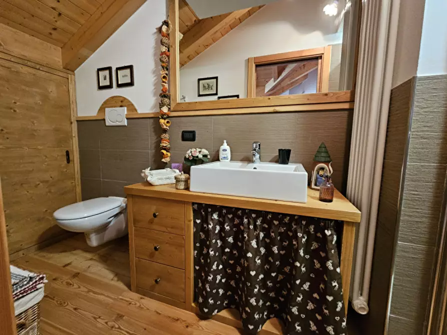 Immagine 17 di Appartamento in vendita  in Strada al Molino, n.8 a Ossana