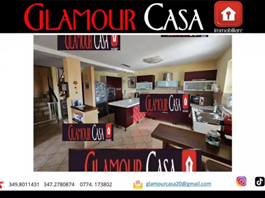 Immagine 11 di Villa in vendita  in Via Valmacca a Fiumicino