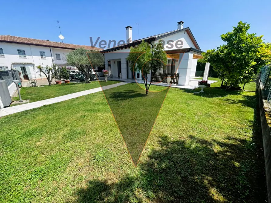 Immagine 6 di Villa in vendita  in Via Trento a Saonara