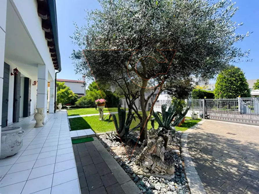 Immagine 8 di Villa in vendita  in Via Trento a Saonara