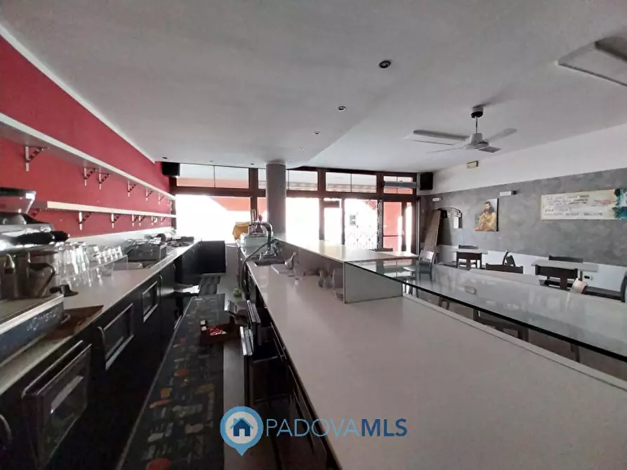 Immagine 5 di Negozio in vendita  in Via Castello, 14A a Pernumia