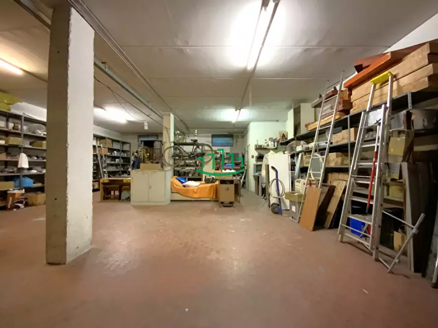 Immagine 2 di Magazzino in vendita  in Via Roma a San Lazzaro Di Savena