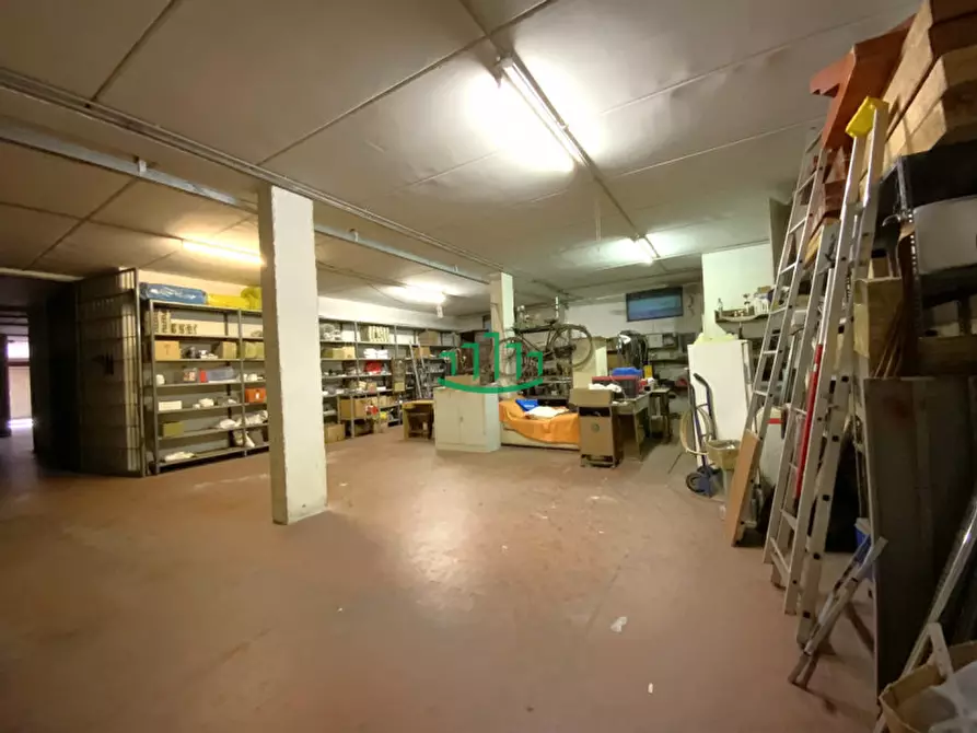 Immagine 3 di Magazzino in vendita  in Via Roma a San Lazzaro Di Savena