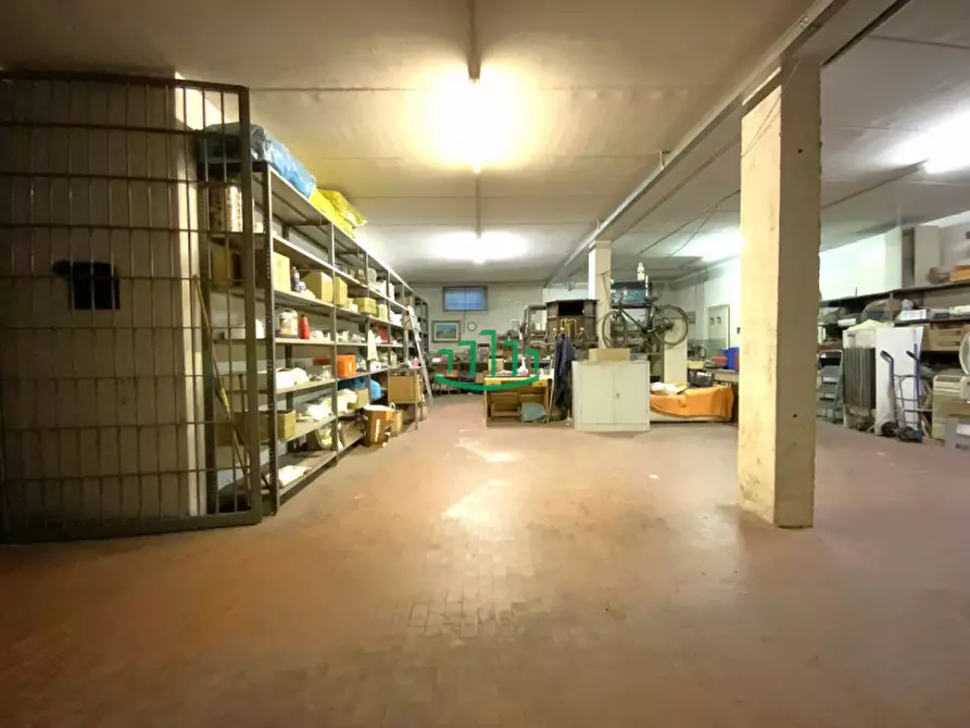 Immagine 4 di Magazzino in vendita  in Via Roma a San Lazzaro Di Savena