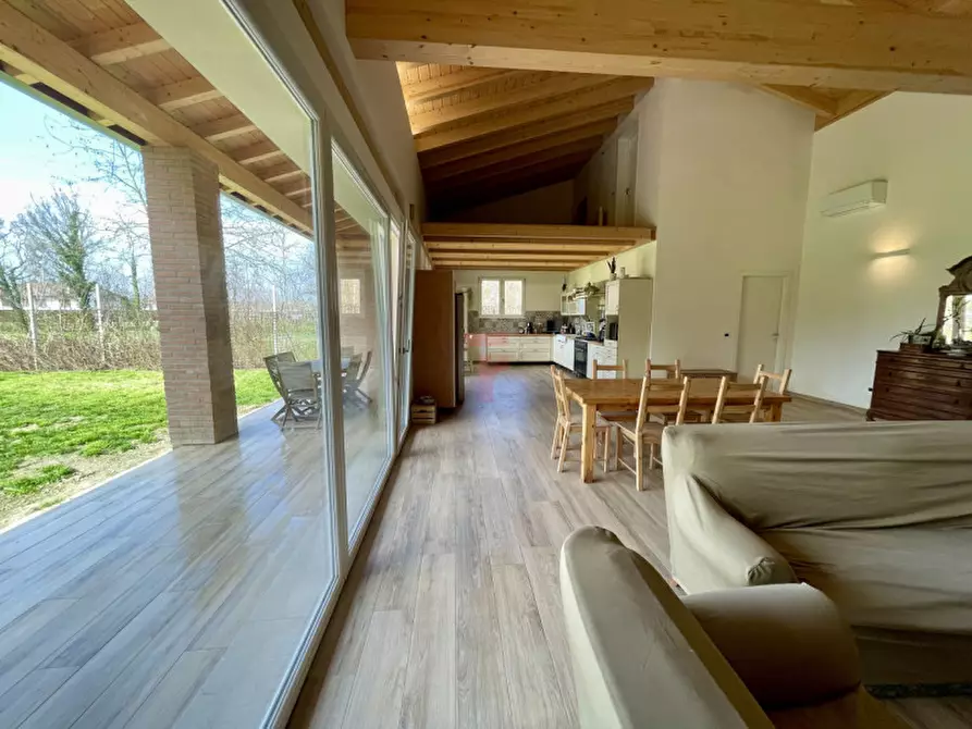 Immagine 3 di Villa in vendita  in Via 2 Giugno a Legnaro