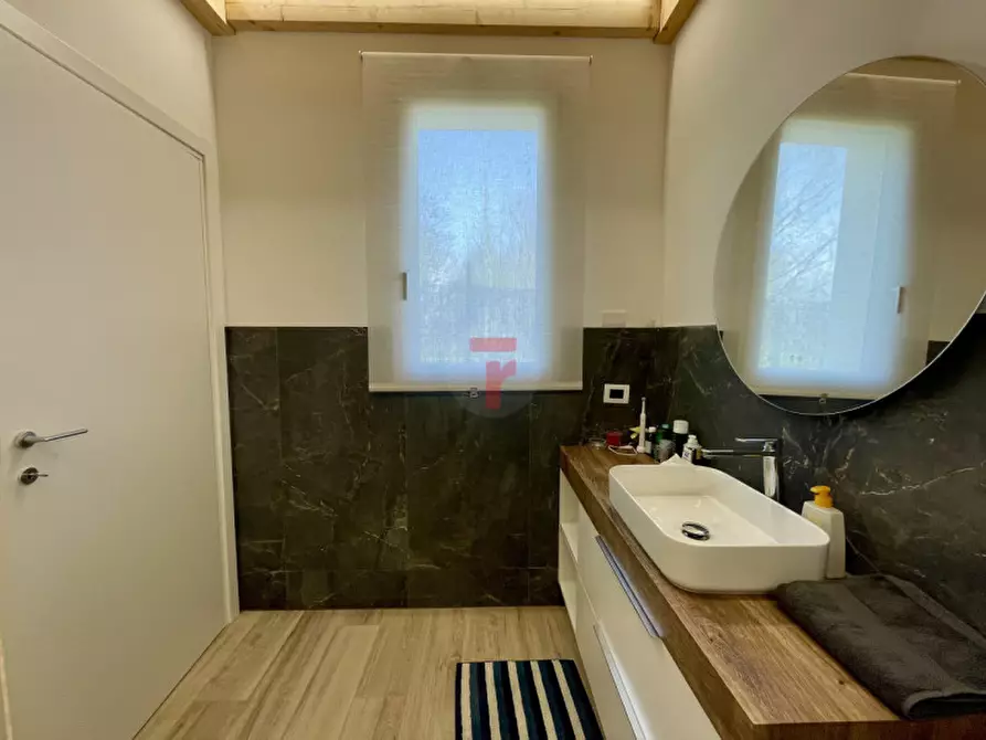 Immagine 9 di Villa in vendita  in Via 2 Giugno a Legnaro
