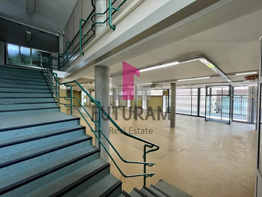 Immagine 33 di Negozio in affitto  in via nazionale 1 a Mira