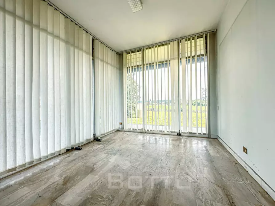 Immagine 13 di Appartamento in vendita  in Via Giacomo Matteotti, 155 a Prato Sesia