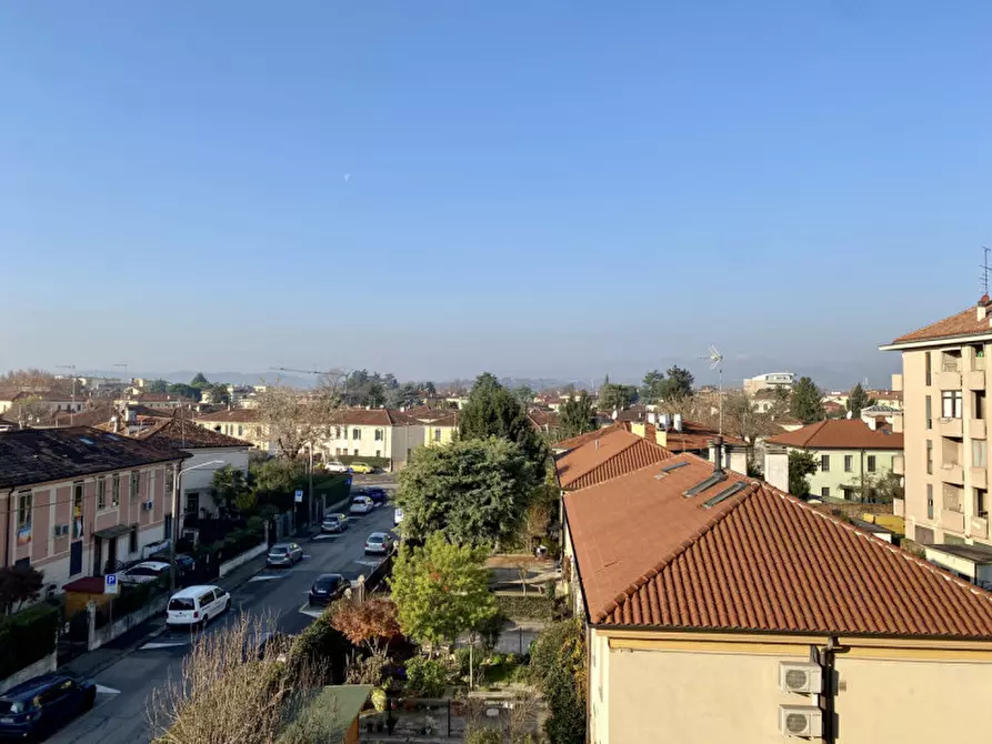 Immagine 9 di Appartamento in vendita  in Via Torquato Tasso, 2 a Vicenza