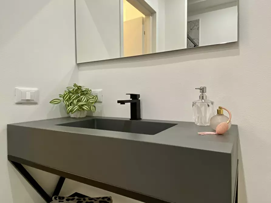 Immagine 13 di Appartamento in vendita  in Via Torquato Tasso, 2 a Vicenza