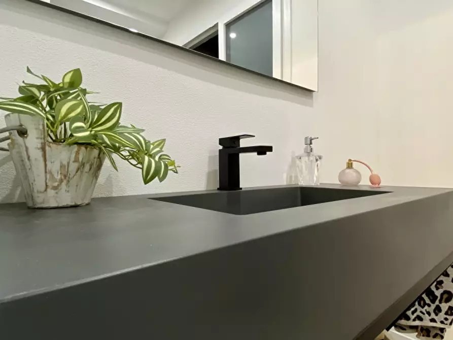 Immagine 14 di Appartamento in vendita  in Via Torquato Tasso, 2 a Vicenza