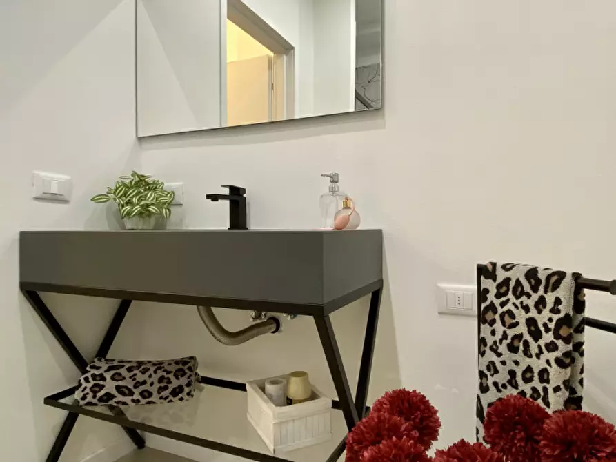 Immagine 15 di Appartamento in vendita  in Via Torquato Tasso, 2 a Vicenza