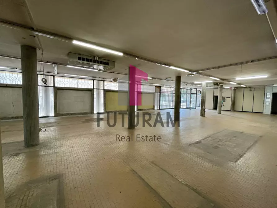 Immagine 19 di Negozio in affitto  in via nazionale 1 a Mira