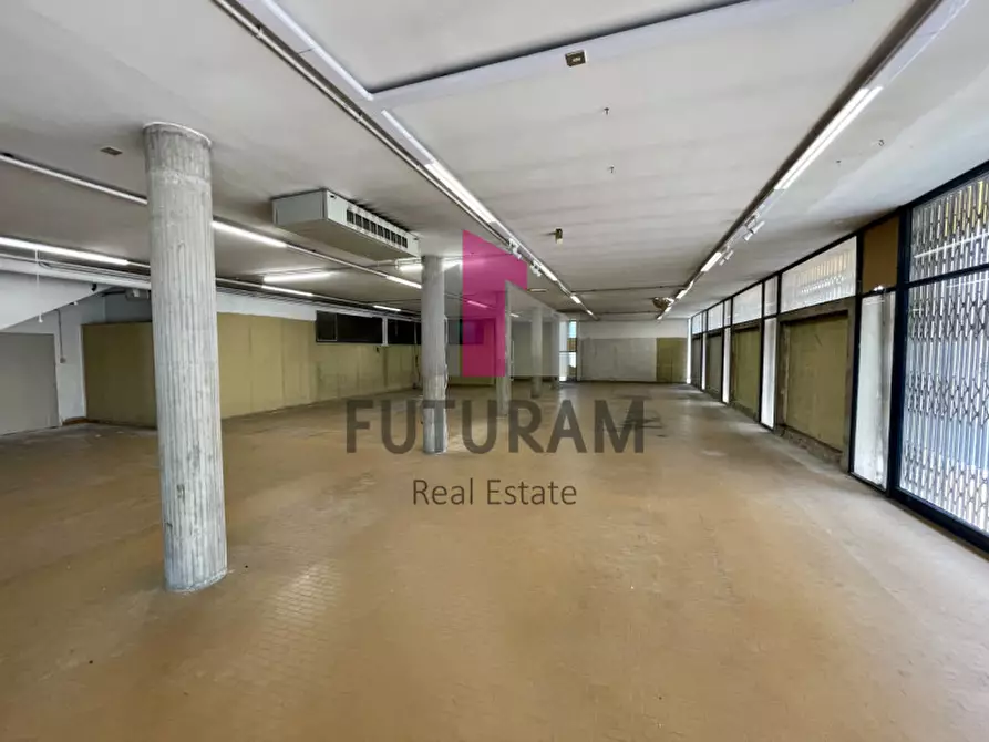 Immagine 28 di Negozio in affitto  in via nazionale 1 a Mira