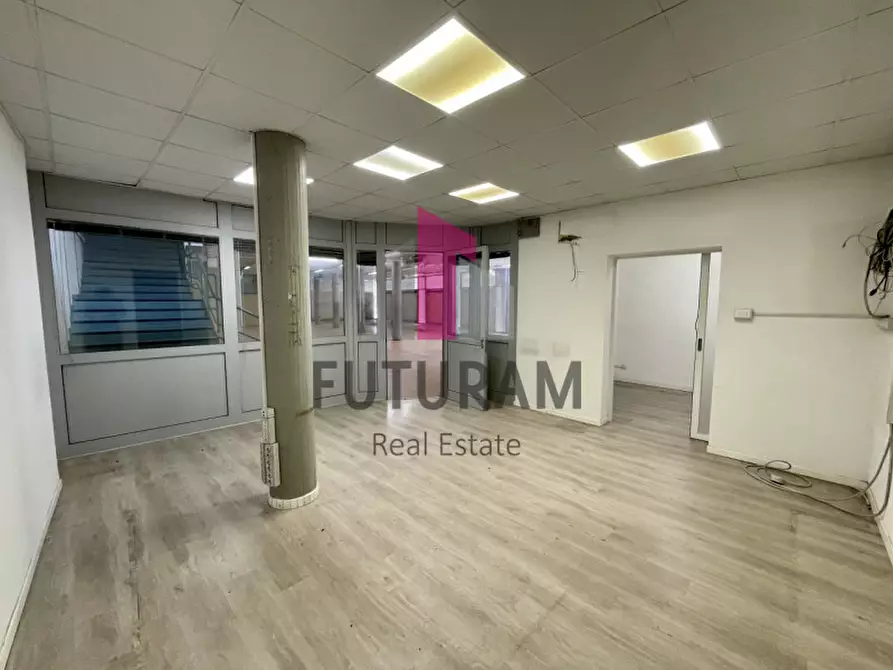 Immagine 34 di Negozio in affitto  in via nazionale 1 a Mira