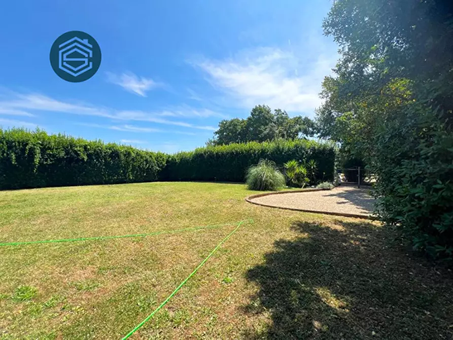 Immagine 15 di Rustico / casale in vendita  in VIA FORNELLO 95 a Campi Bisenzio