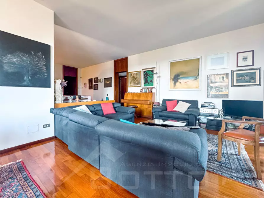 Immagine 7 di Casa indipendente in vendita  in Via castello 2A a Gattico-Veruno