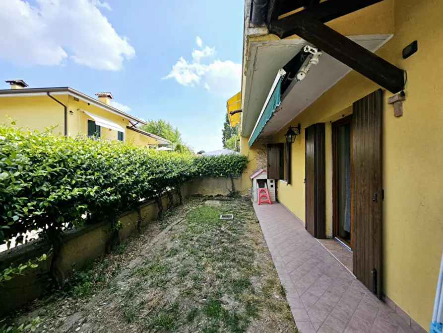 Immagine 10 di Casa bifamiliare in vendita  in VIA PRIMO LEVI a Solesino