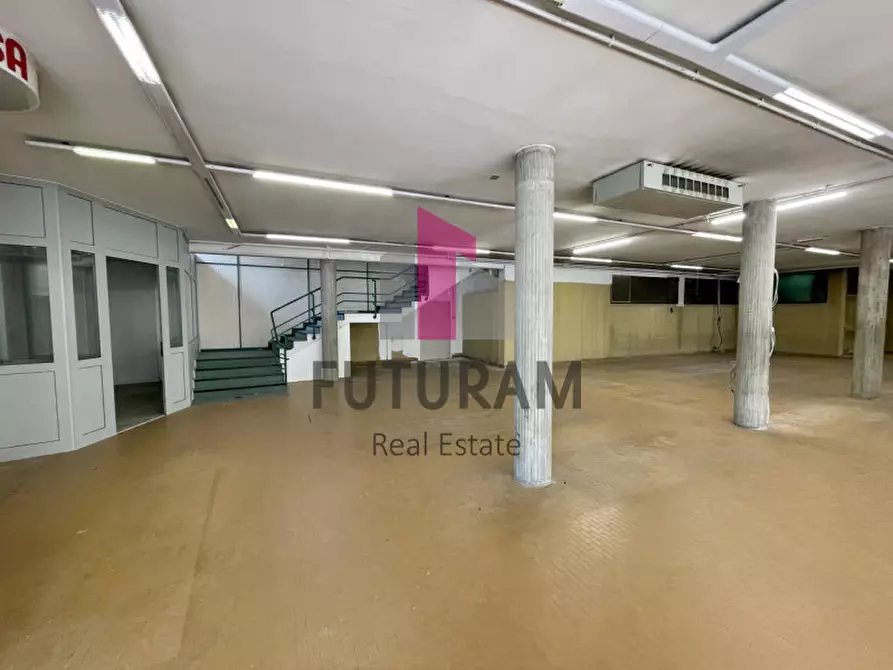 Immagine 29 di Negozio in affitto  in via nazionale 1 a Mira