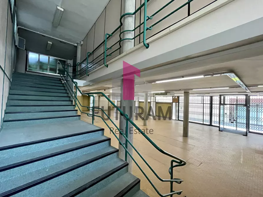 Immagine 32 di Negozio in affitto  in via nazionale 1 a Mira