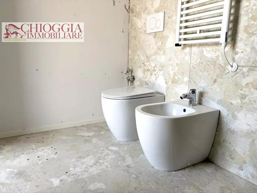 Immagine 26 di Casa quadrifamiliare in vendita  in Viale Mediterraneo a Chioggia