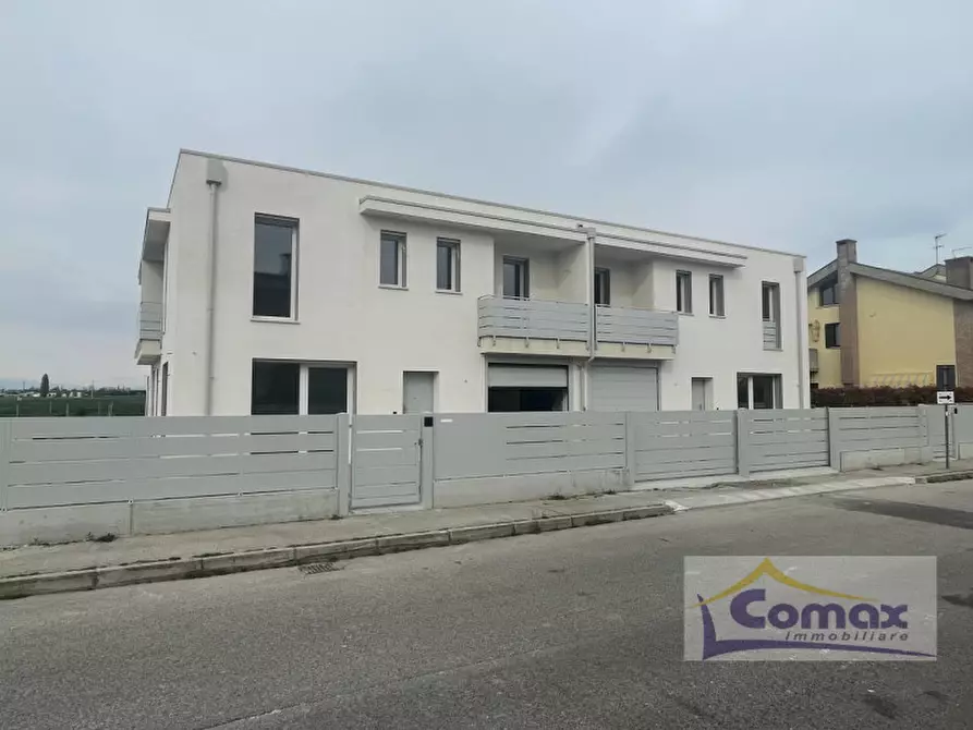 Immagine 3 di Casa quadrifamiliare in vendita  in Via Roma a Rubano