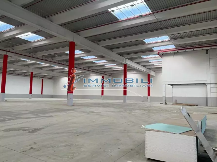 Immagine 11 di Laboratorio in affitto  in VIA COLLODI a Calderara Di Reno