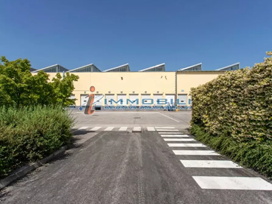 Immagine 4 di Laboratorio in affitto  in VIA COLLODI a Calderara Di Reno