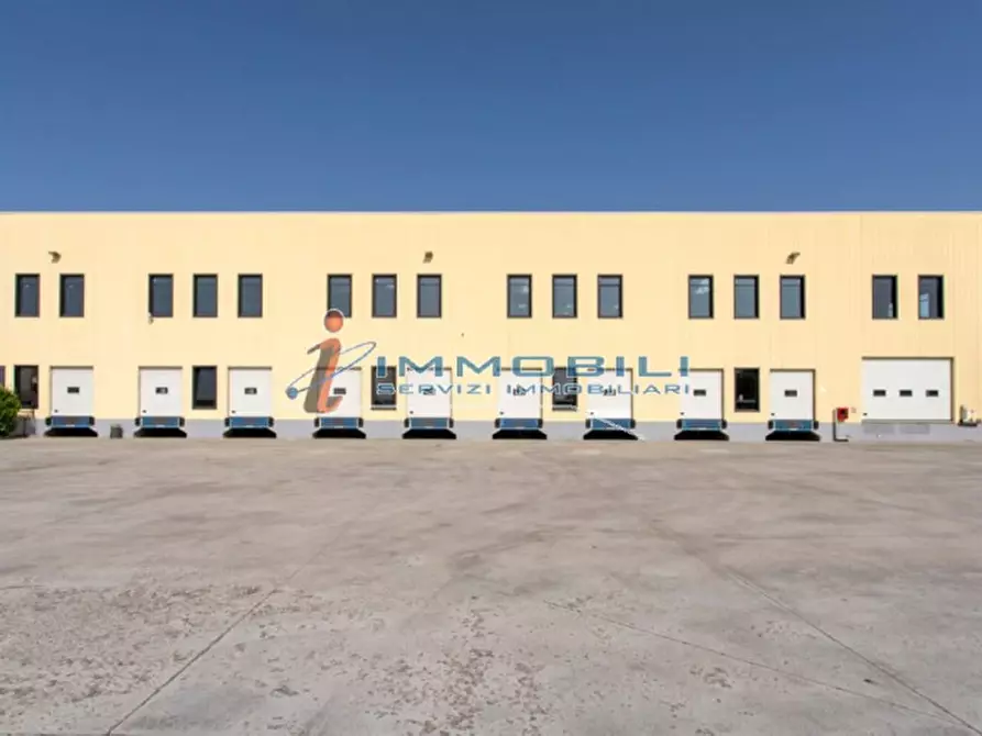 Immagine 3 di Magazzino in affitto  in VIA COLLODI a Calderara Di Reno