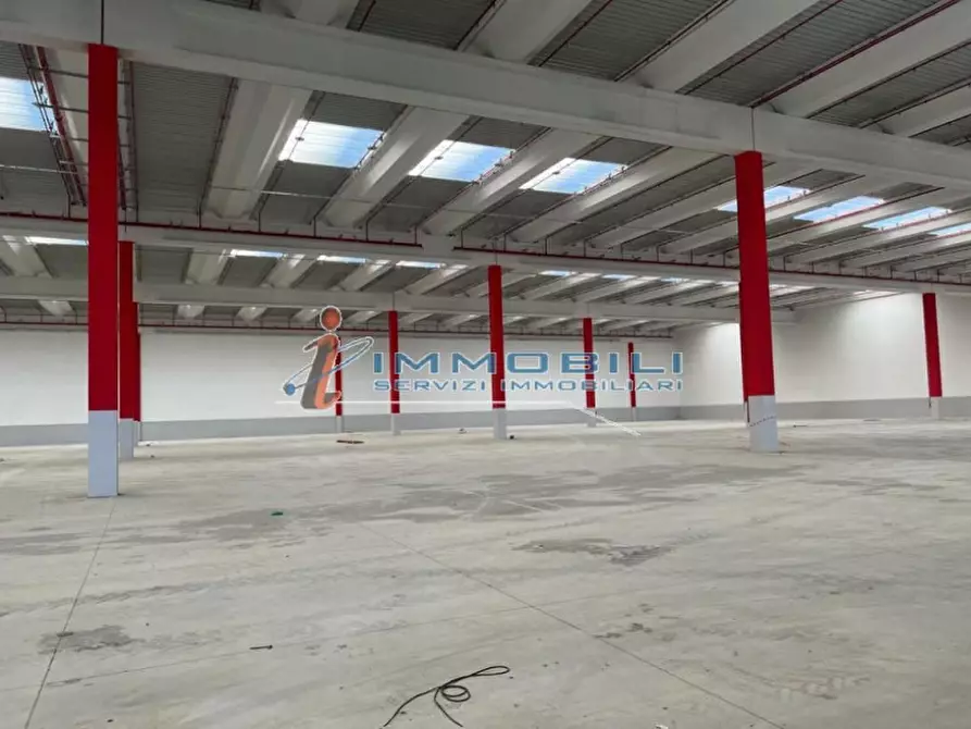 Immagine 22 di Laboratorio in affitto  in VIA MEUCCI ANTONIO a Fara Gera D'adda