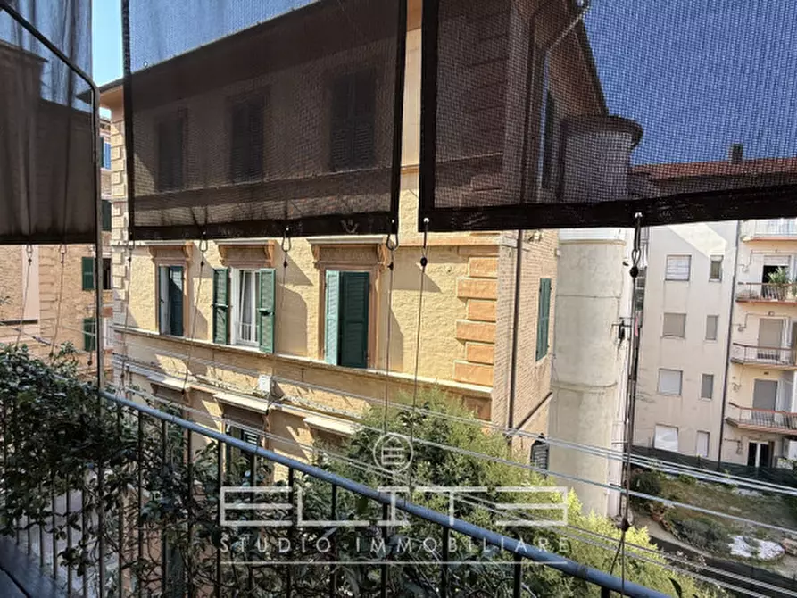 Immagine 3 di Appartamento in vendita  a Ancona