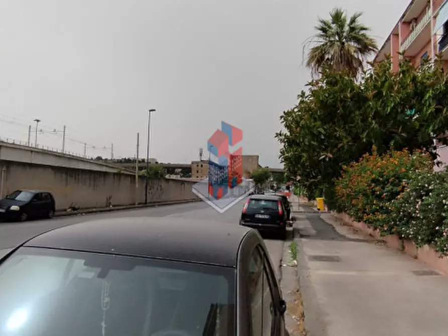 Immagine 1 di Negozio in affitto  in POGGIOREALE - VIA TRACCIA a Napoli