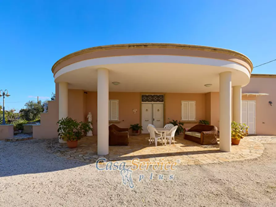 Immagine 3 di Villa in vendita  in Via Gallipoli a Gallipoli
